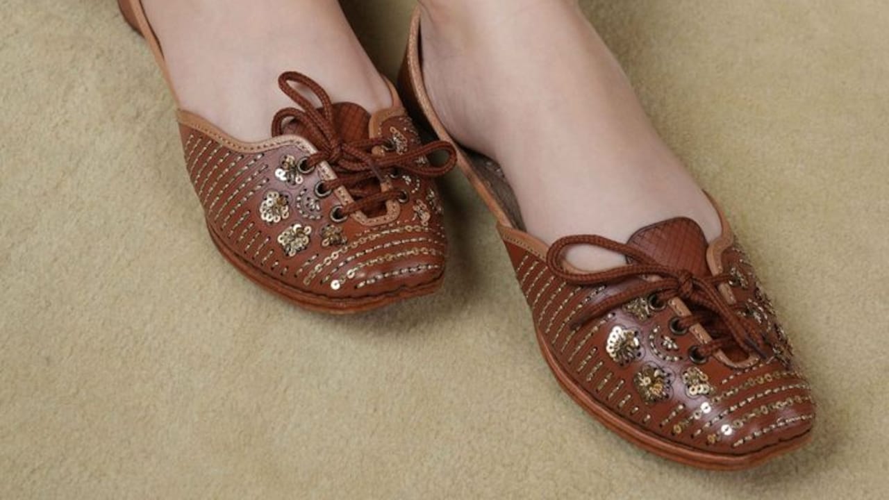 You Can Get the Latest Jutis Collection From Flipkart To Wear Them In the Office Too