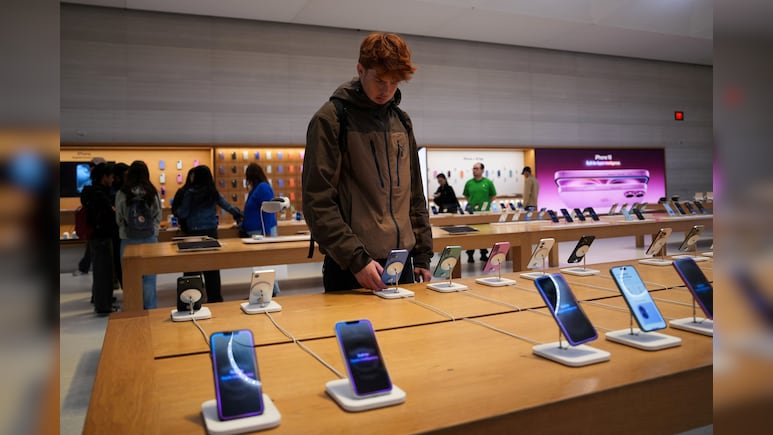 Trump's Tariff On India To Do Little To Upset IPhone Manufacturing Plans Trump's Tariff On India To Do Little To Upset IPhone Manufacturing Plans