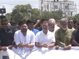 Rahul Gandhi, Tejashwi Yadav Lead Chakka Jam Rally Over Electoral Roll Row Rahul Gandhi, Tejashwi Yadav Lead Chakka Jam Rally Over Electoral Roll Row