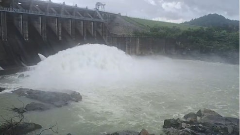 भारी बारिश का कहर, झारखंड में कई नदियां उफान पर, बंगाल के लिए बाढ़ की चेतावनी जारी