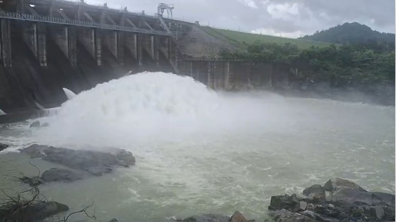 भारी बारिश का कहर, झारखंड में कई नदियां उफान पर, बंगाल के लिए बाढ़ की चेतावनी जारी भारी बारिश का कहर, झारखंड में कई नदियां उफान पर, बंगाल के लिए बाढ़ की चेतावनी जारी