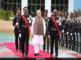Maldives Defence Force Presents PM Modi With <i>'Haiykolhu'</i> As Gesture Of Hospitality Maldives Defence Force Presents PM Modi With <i>'Haiykolhu'</i> As Gesture Of Hospitality