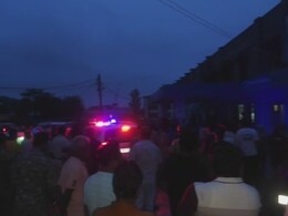 आसमानी आफत ने बरपाया कहर: पेड़ के नीचे छिपे तीन लोगों की बिजली गिरने से मौत, इलाके में मचा कोहराम आसमानी आफत ने बरपाया कहर: पेड़ के नीचे छिपे तीन लोगों की बिजली गिरने से मौत, इलाके में मचा कोहराम