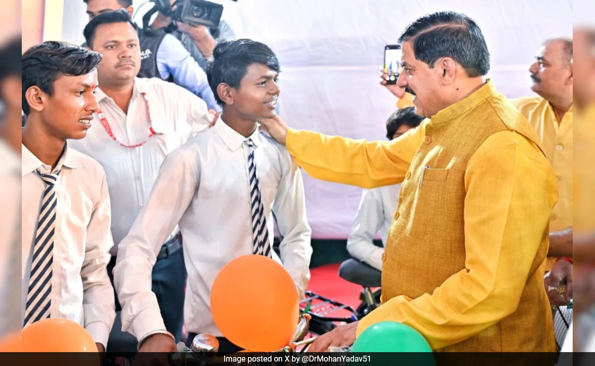 Bhopal Madhya Pradesh Chief Minister Mohan Yadav distributed free bicycles