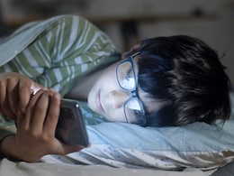 Early Smartphone Use Linked To Suicidal Thoughts, Aggression In Youth: Study Early Smartphone Use Linked To Suicidal Thoughts, Aggression In Youth: Study