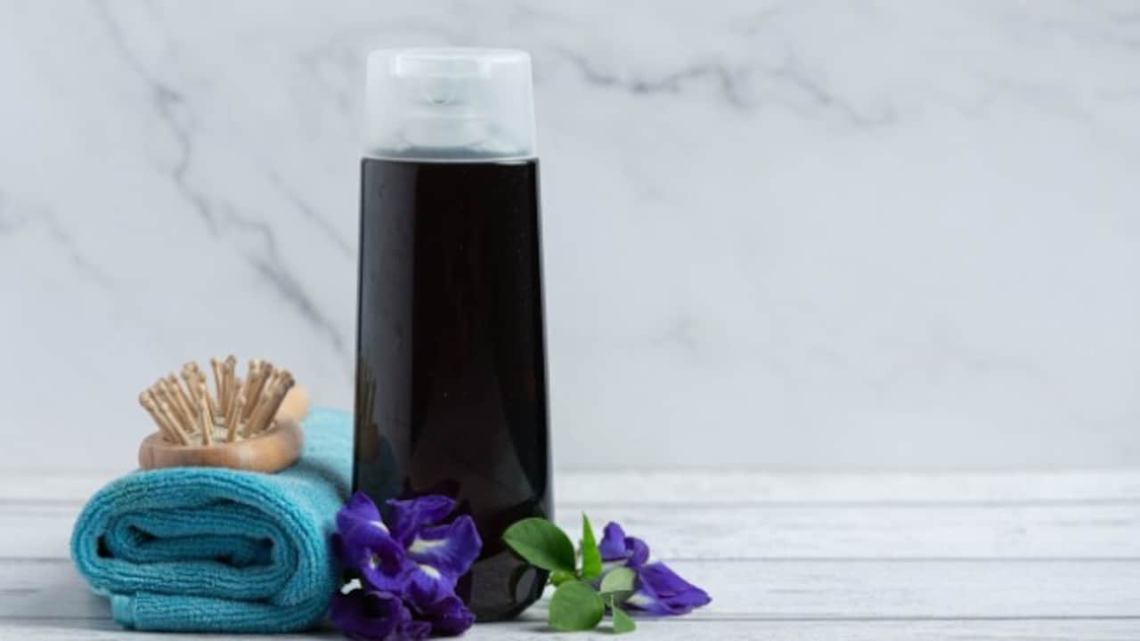 You can learn how to fix your greasy hair with 10 reasons and get best shampoo for the same. 