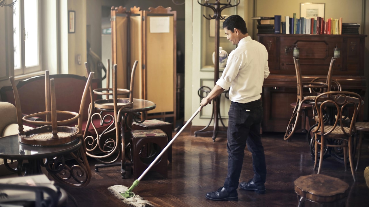 No batteries, no beeps: just a good old mop and a better clean