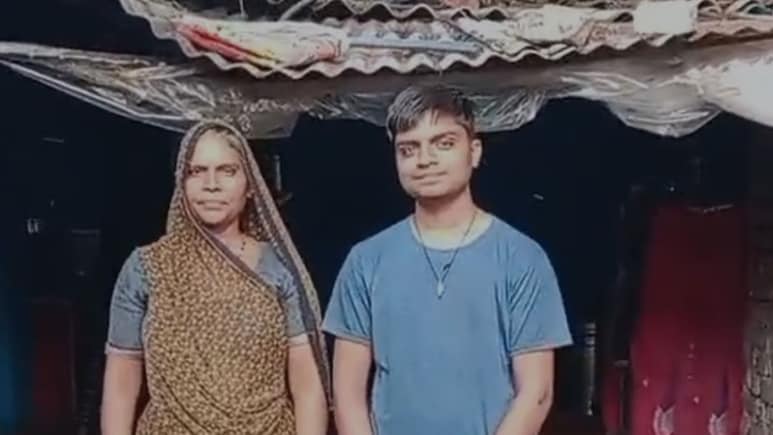 बड़े भाई ने छोटे के लिए छोड़े अपने सपने, मां ने मनरेगा में मजदूरी कर पढ़ाया, अब बेटा बनेगा डॉक्टर बड़े भाई ने छोटे के लिए छोड़े अपने सपने, मां ने मनरेगा में मजदूरी कर पढ़ाया, अब बेटा बनेगा डॉक्टर