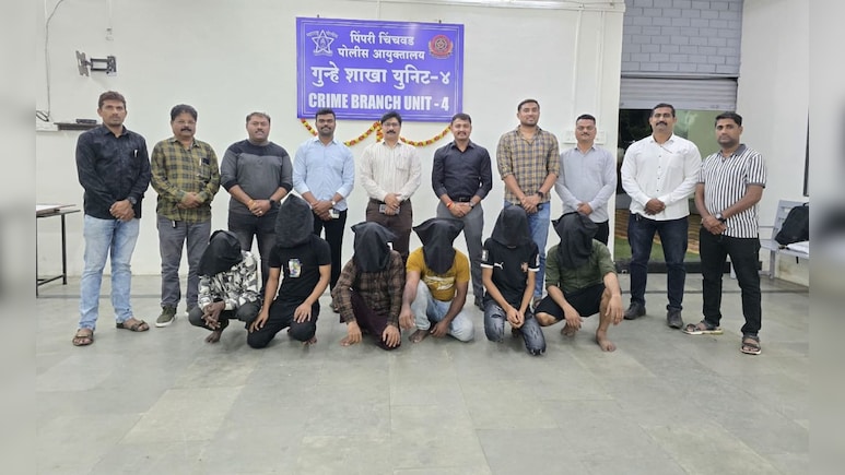 Pune News : मुंबईला पळण्याचा प्लान उधळला; 6 बांगलादेशींना पुण्यातच धरलं; BSF ने केला मोठा गेम Pune News : मुंबईला पळण्याचा प्लान उधळला; 6 बांगलादेशींना पुण्यातच धरलं; BSF ने केला मोठा गेम