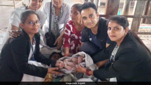 झांसी स्टेशन पर फिल्मी सीन, फुटओवर ब्रिज बना डिलीवरी रूम, आर्मी डॉक्टर ने कराई महिला की डिलीवरी