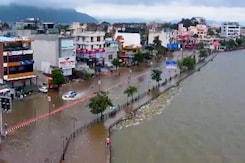 Rajasthan Battles Heavy Rain, Flooding, And Crop Losses Rajasthan Battles Heavy Rain, Flooding, And Crop Losses
