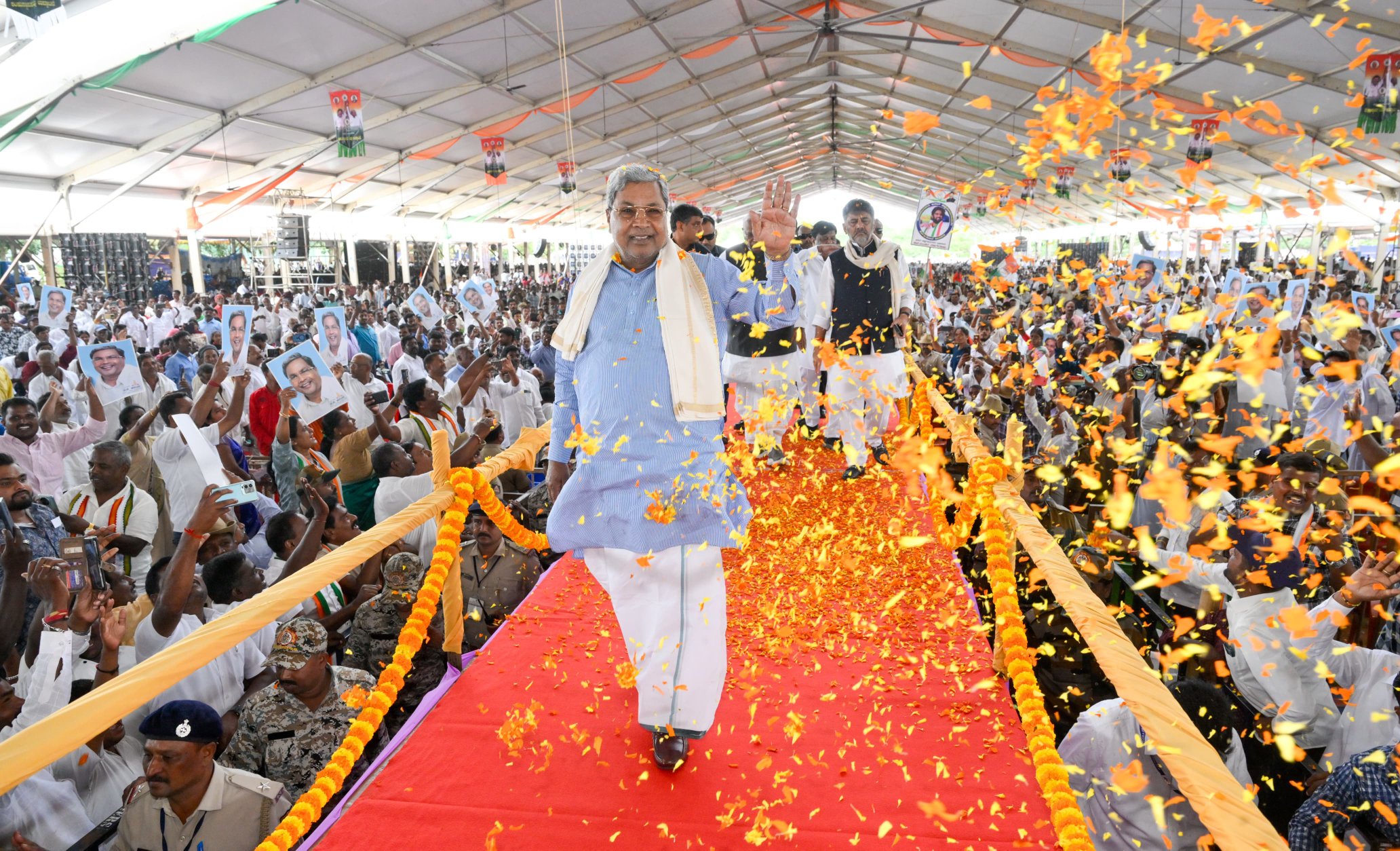 "DK Shivakumar Not Here, Right?" Siddaramaiah Irked On Party Event Dais