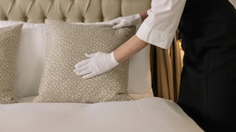 12 Hotel Habits That Separate Good Guests From Annoying Ones