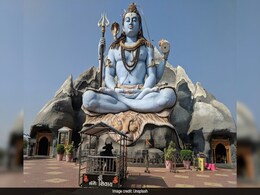Sawan Somwar 2025: Significance, Monday Fast Rituals, How To Offer Prayers To Lord Shiva Sawan Somwar 2025: Significance, Monday Fast Rituals, How To Offer Prayers To Lord Shiva