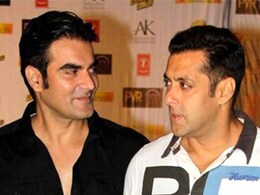 Arbaaz Khan Reacts To Brother Salman's "No-Kissing" Policy For Films: "<i>Itna Kar Lete Hai Off Screen...</i>" Arbaaz Khan Reacts To Brother Salman's "No-Kissing" Policy For Films: "<i>Itna Kar Lete Hai Off Screen...</i>"