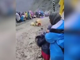 भारी बारिश और भूस्खलन के कारण फिलहाल रोकी गई अमरनाथ यात्रा, पत्थर गिरने से एक महिला की हुई मौत भारी बारिश और भूस्खलन के कारण फिलहाल रोकी गई अमरनाथ यात्रा, पत्थर गिरने से एक महिला की हुई मौत