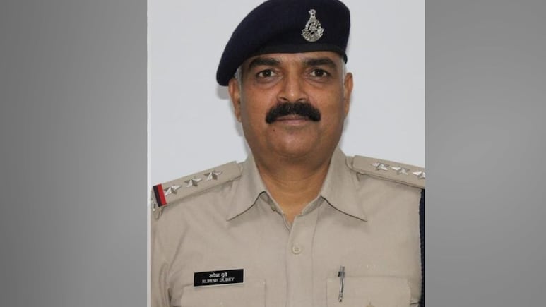Bhopal: निशातपुरा TI ने की आत्महत्या की कोशिश, पारिवारिक तनाव की वजह से उठाया ये कदम, ICU में भर्ती Bhopal: निशातपुरा TI ने की आत्महत्या की कोशिश, पारिवारिक तनाव की वजह से उठाया ये कदम, ICU में भर्ती