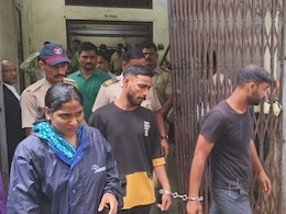 Kalyan News: मराठी तरुणीला मारहाण करणाऱ्या आरोपीचा माज कायम; पत्रकार, पोलिसांना केली आरेरावी Kalyan News: मराठी तरुणीला मारहाण करणाऱ्या आरोपीचा माज कायम; पत्रकार, पोलिसांना केली आरेरावी