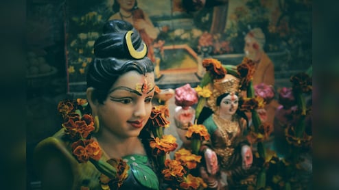 Shivpuran significance : सावन में शिवपुराण पढ़ने के हैं कई लाभ, जानिए यहां