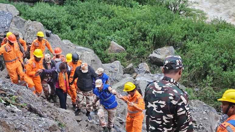 मानसरोवर यात्रा के दौरान चोटिल हुईं मीनाक्षी लेखी अभी कहां हैं...जानें कैसी है हालत