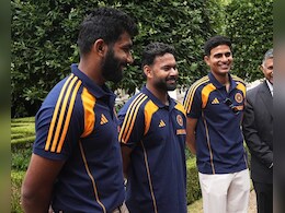 IND vs ENG: मैनचेस्टर टेस्ट से पहले भक्ति में लीन हुई टीम इंडिया, ड्रेसिंग रूम में गूंजा हनुमान चालीसा IND vs ENG: मैनचेस्टर टेस्ट से पहले भक्ति में लीन हुई टीम इंडिया, ड्रेसिंग रूम में गूंजा हनुमान चालीसा