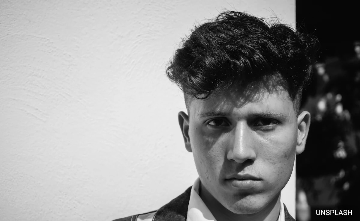 Нова тенденция наречена Gen Z Stare предизвиква дебат в социалните