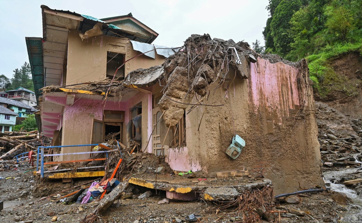 हिमाचल प्रदेश में बाढ़ के बाद कैसे हैं हालात? अब तक 310 लोगों की मौत, 38 लापता, 350 घायल