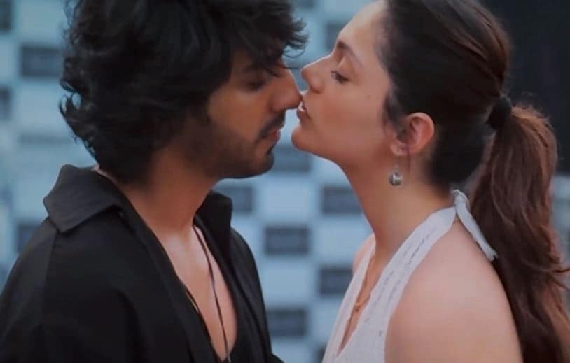 A scene from Saiyaara A scene from Saiyaara
