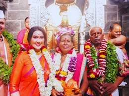 Ashadhi Ekadashi : मुख्यमंत्र्यांनी सहाव्यांदा केली विठ्ठलाची पूजा, यंदा आषाढी महापुजेचा मान कोणाला मिळाला?  Ashadhi Ekadashi : मुख्यमंत्र्यांनी सहाव्यांदा केली विठ्ठलाची पूजा, यंदा आषाढी महापुजेचा मान कोणाला मिळाला?
