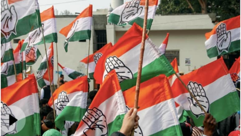 कांग्रेस की बैठक में जोरदार हंगामे पर पार्टी ने लिया कड़ा एक्शन, अनुशासनहीनता पर 4 कार्यकर्ताओं को मिला नोटिस