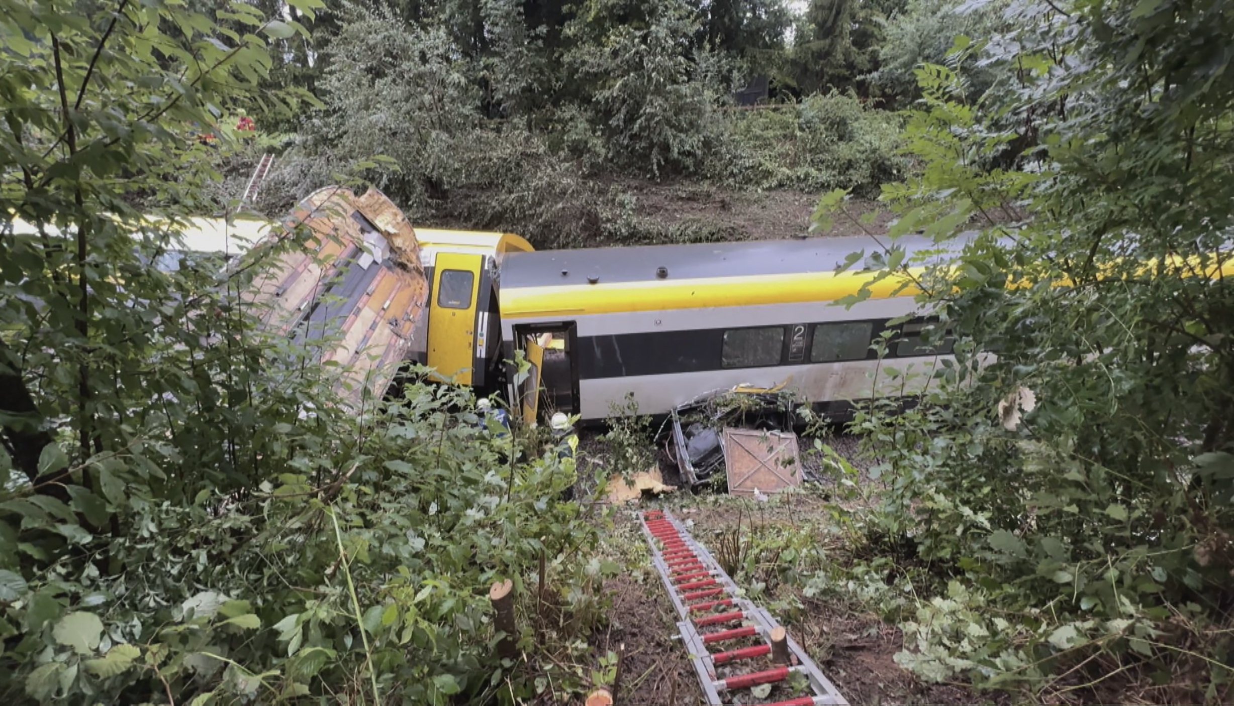 3 Dead, Many Injured As Train Carrying 100 People Derails In Germany