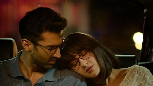 Metro In Dino Box Office Collection Day 3: Aditya Roy Kapur-Sara Ali Khan's Film Crosses Rs 15 Crore Mark
