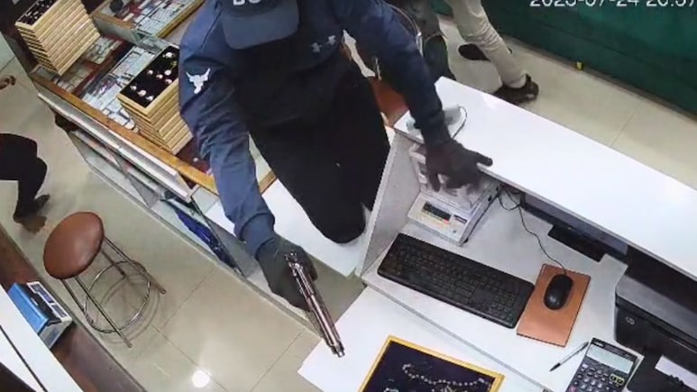 On CCTV, Masked Robbers With Guns Drawn Loot Bengaluru Jewellery Store