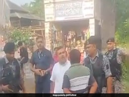 "तुम्हारी खाल उधेड़ देंगे"... "जॉय बांग्ला" नारे के बाद व्यक्ति से बोले शुभेंदु अधिकारी, वीडियो वायरल "तुम्हारी खाल उधेड़ देंगे"... "जॉय बांग्ला" नारे के बाद व्यक्ति से बोले शुभेंदु अधिकारी, वीडियो वायरल