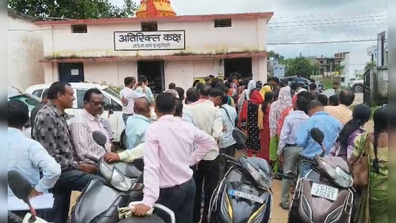 1 अगस्त से स्कूलों में बंटेगा अंकुरित चना, बोरी के लिए लाइन में लगे प्राइमरी स्कूलों के प्रिंसिपल