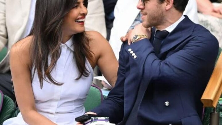 Priyanka Chopra और Nick Jonas ने बिखेरा Wimbledon 2025 में जलवा, बजट में आप भी क्रिएट करें कपल का ये स्टाइल Priyanka Chopra और Nick Jonas ने बिखेरा Wimbledon 2025 में जलवा, बजट में आप भी क्रिएट करें कपल का ये स्टाइल