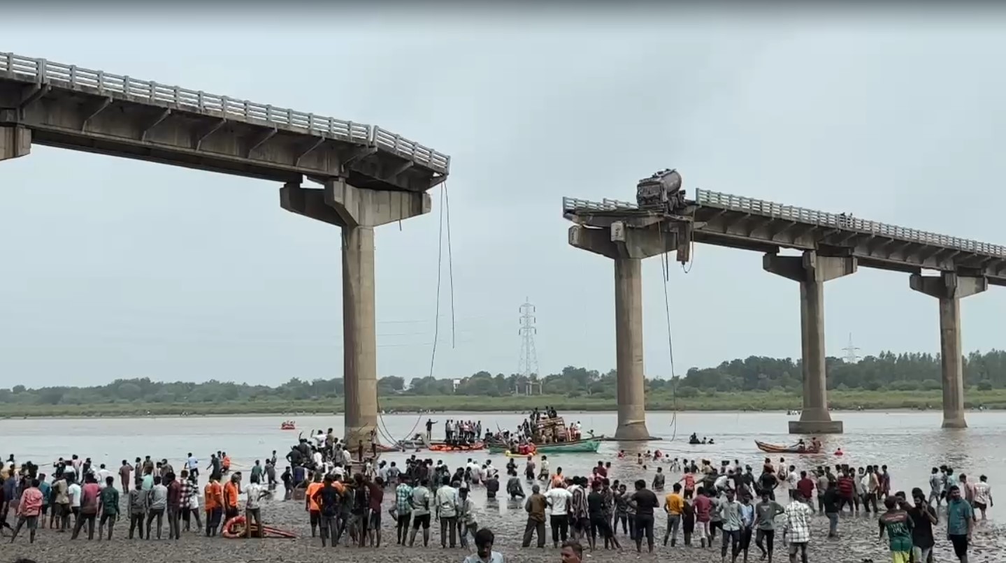 9 Killed After Vehicles Fall Into River As Bridge Collapses In Gujarat