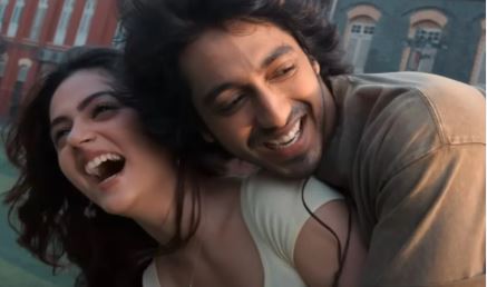 <i>Saiyaara</i>: From Recreating Scenes To Crying In Theatres, Viral Fan Reactions To Ahaan Panday-Aneet Padda's Film