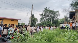 करंट लगने से 2 कांवड़&zwj;ियों की मौत, 32 से ज्&zwj;यादा लोग झुलसे; सड़क पर लगाया जाम