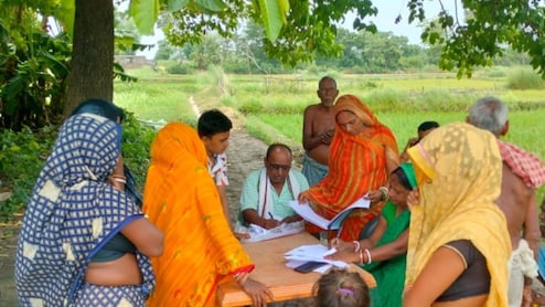 बिहार में वोटर लिस्ट रिवीजन: नहीं मिला 35 लाख वोटरों का आंकड़ा, राजनीतिक दलों से डेटा साझा करेगा EC