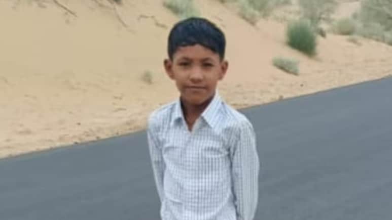 Rajasthan: स्कूल से लौटकर घर पर खेल रहा था बच्चा, यूनिफॉर्म की टाई फंसने से हुई मौत Rajasthan: स्कूल से लौटकर घर पर खेल रहा था बच्चा, यूनिफॉर्म की टाई फंसने से हुई मौत