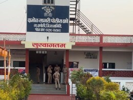 Ratnagiri News : शिक्षकी पेशाला काळिमा! पाचवीतील विद्यार्थिनीशी शिक्षकाचे अश्लील चाळे