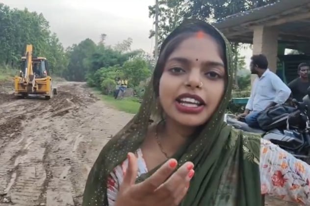 लीला साहू के घर तक सड़क की होने लगी मरम्मत, कांग्रेस विधायक ने अपने पैसे से शुरू कराया काम