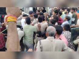 दो साल के बच्चे को झोलाछाप डॉक्टर ने दी दवा...कुछ ही देर में हो गई मौत! गुस्साए लोगों ने काटा जमकर बवाल