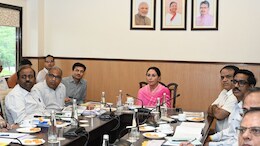 डिप्टी CM दिया कुमारी ने ली PWD विभाग की समीक्षा बैठक, प्रोजेक्ट को समय से पूरा करने के निर्देश
