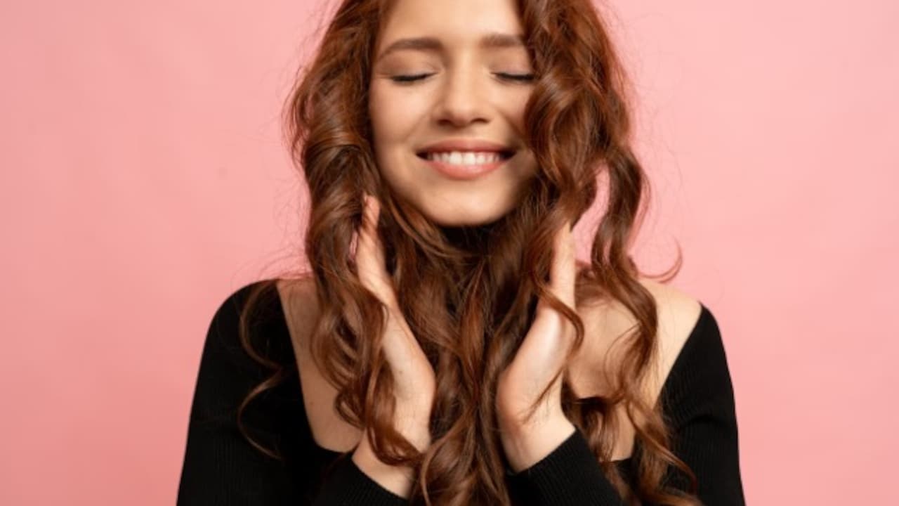 Get Top 5 Shampoos To Say Goodbye To Your Oily Hair This Monsoon