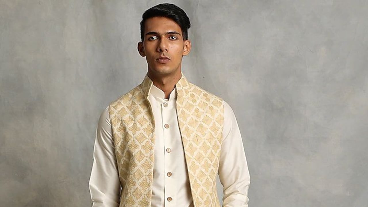 Upgrade Mens Festive And Formal Look With Top Nehru Jackets From Myntra