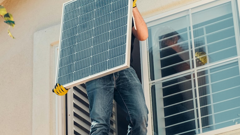 अब बिजली के बिल की टेंशन खत्म! आधी से भी कम कीमत में खरीदें ये Smart और Powerful Solar Panels अब बिजली के बिल की टेंशन खत्म! आधी से भी कम कीमत में खरीदें ये Smart और Powerful Solar Panels