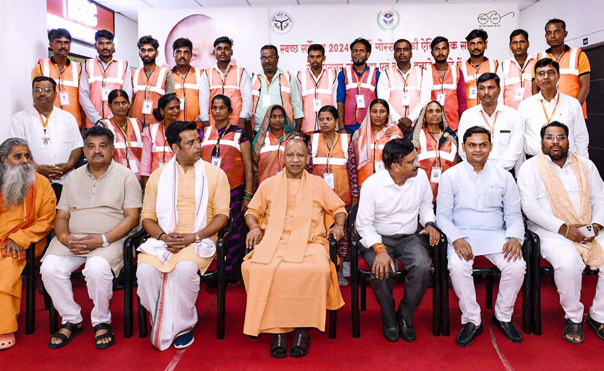 "Ravi Kishan Built House On Drain": Yogi Adityanath's Joke Draws Laughter