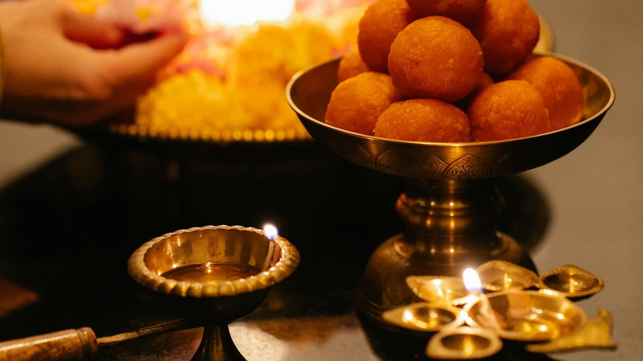 Prepare Janmastami 2025 56 Bhog With 7 Sweets, 5 Fruits And Many Simple Dishes At Home